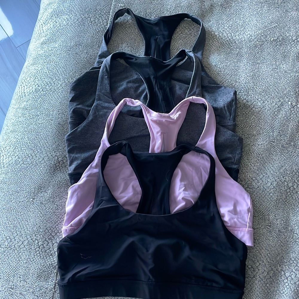 Cheaper if bought in a bundle of 4 lululemon bra tops
